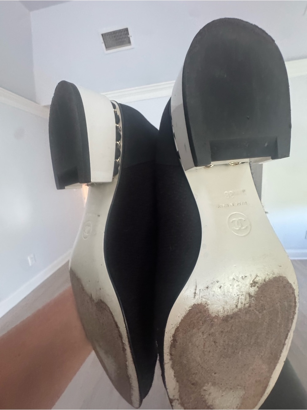 Chanel Interlocking C’s pump - Picture 15 of 16